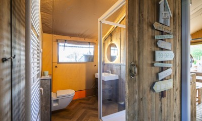 Safari tent badkamer 2026.jpg