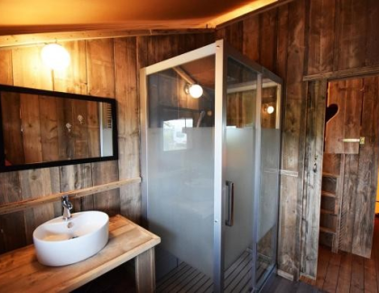Safaritent badkamer